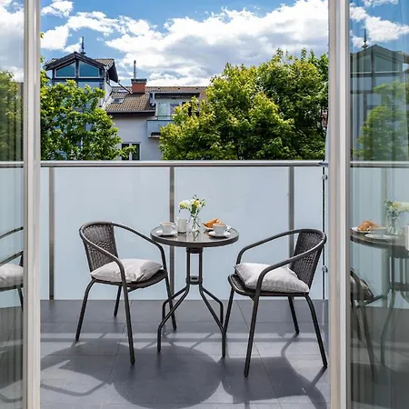 Molo לינה וארוחת בוקר 3*