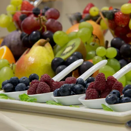 Molo לינה וארוחת בוקר סופוט